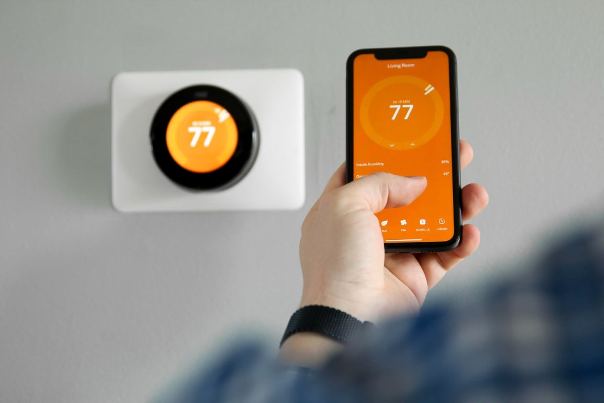 image of a smart thermostat mobile app